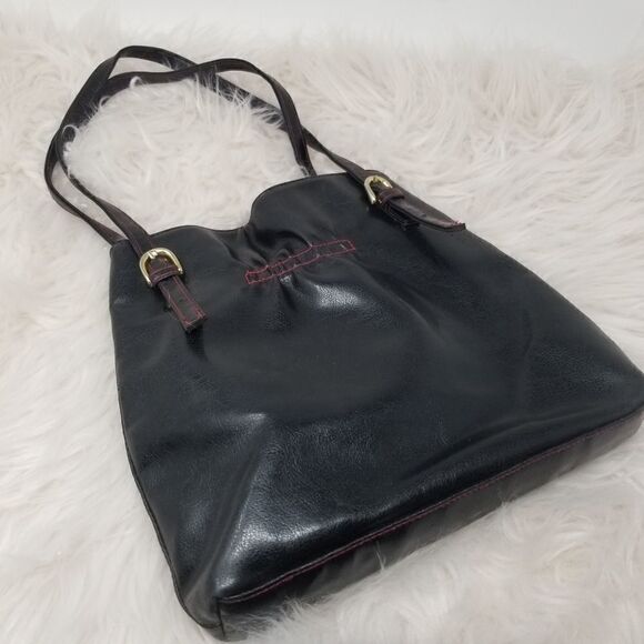 VICTORIA'S SECRET BLACK FAUX LEATHER SHOULDER BAG - Picture 1 of 13